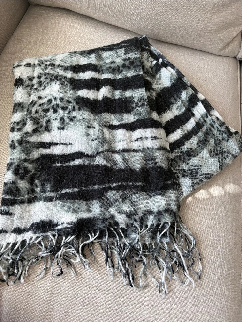 Patterned Black & White Scarf/Wrap
